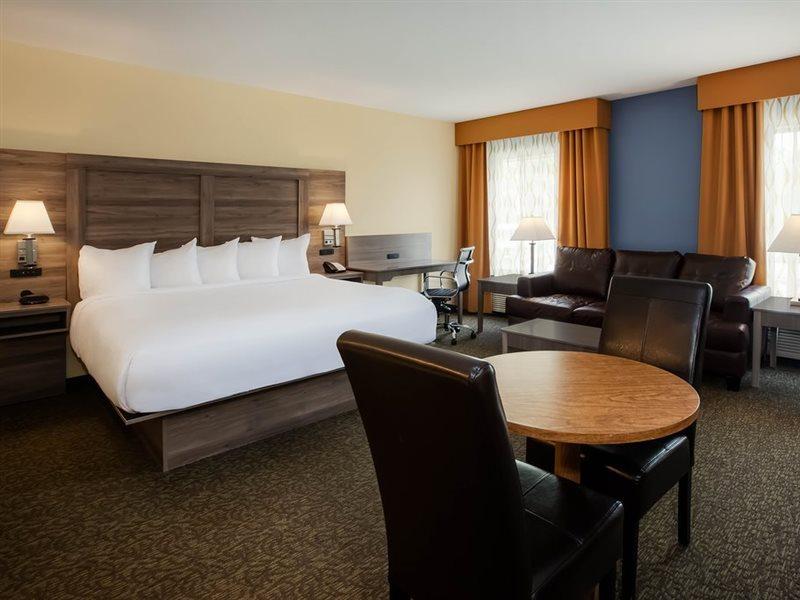 Days Inn By Wyndham Cadillac Dış mekan fotoğraf