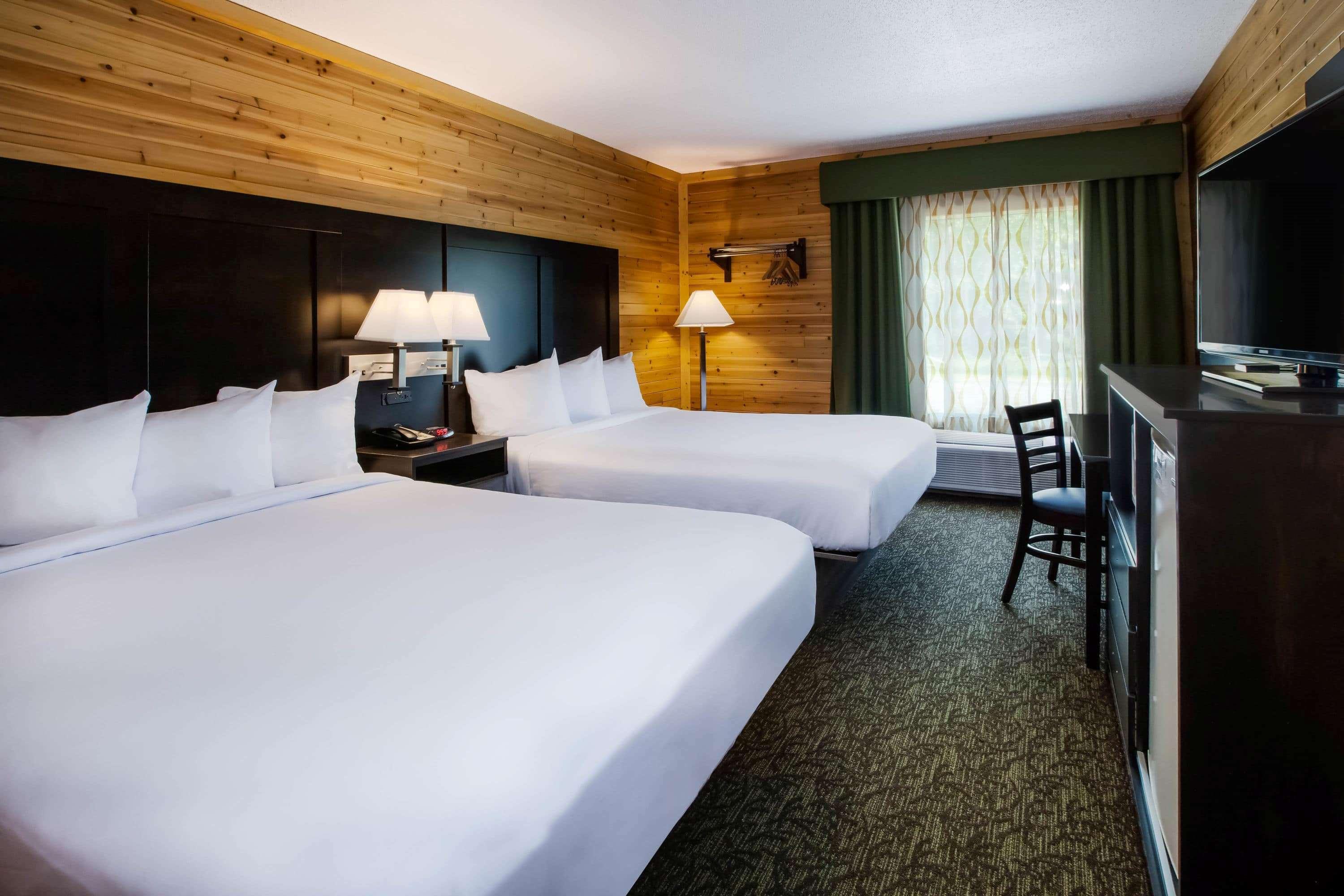 Days Inn By Wyndham Cadillac Dış mekan fotoğraf