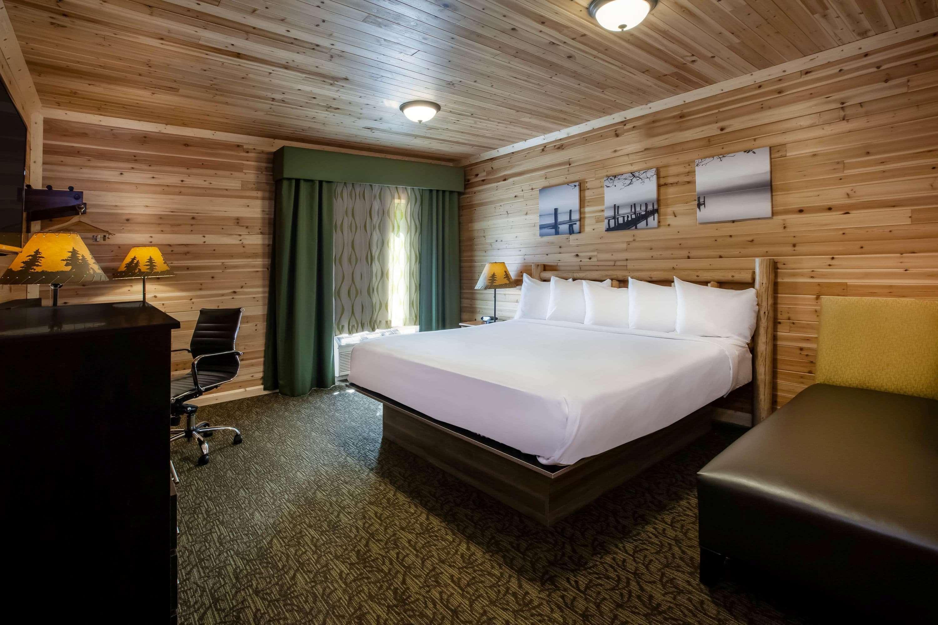 Days Inn By Wyndham Cadillac Dış mekan fotoğraf