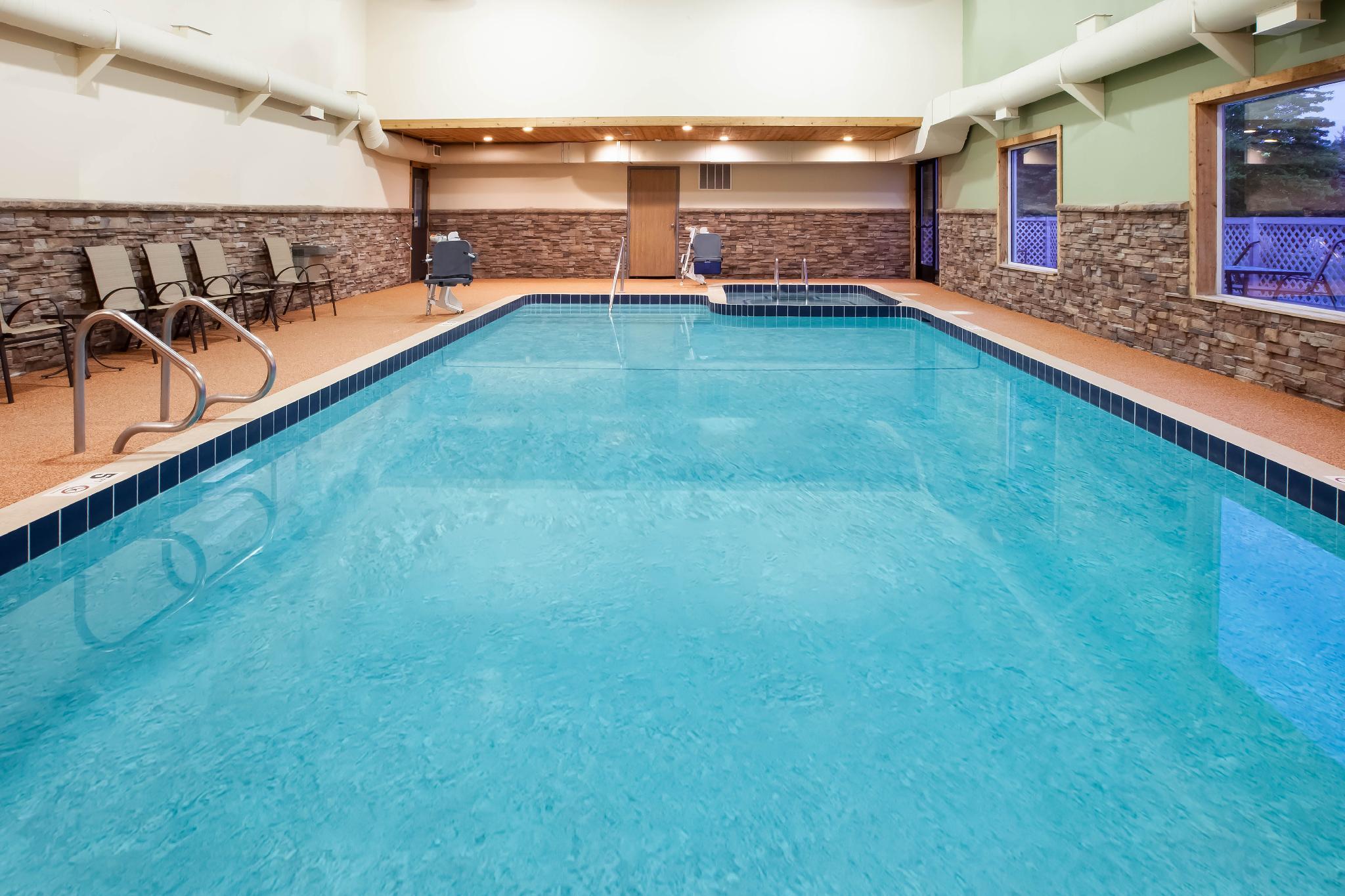 Days Inn By Wyndham Cadillac Dış mekan fotoğraf